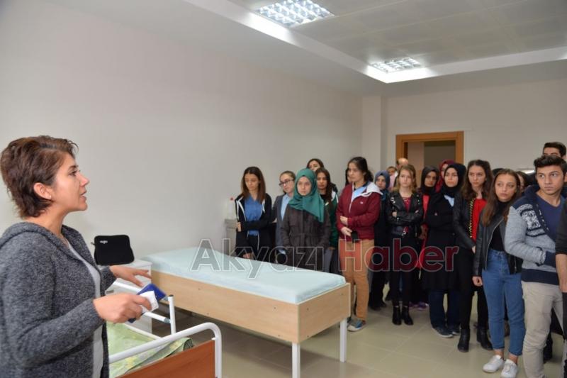 Eyyüp Genç Fen Lisesi Tıp Fakültesini Gezdi