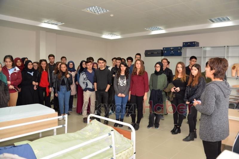 Eyyüp Genç Fen Lisesi Tıp Fakültesini Gezdi