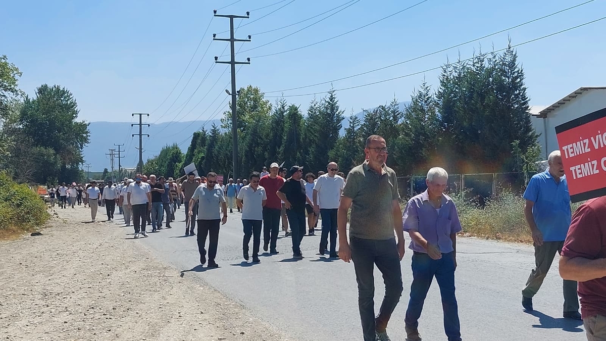 Fabrika atıklarına karşı Batakköy’de protesto