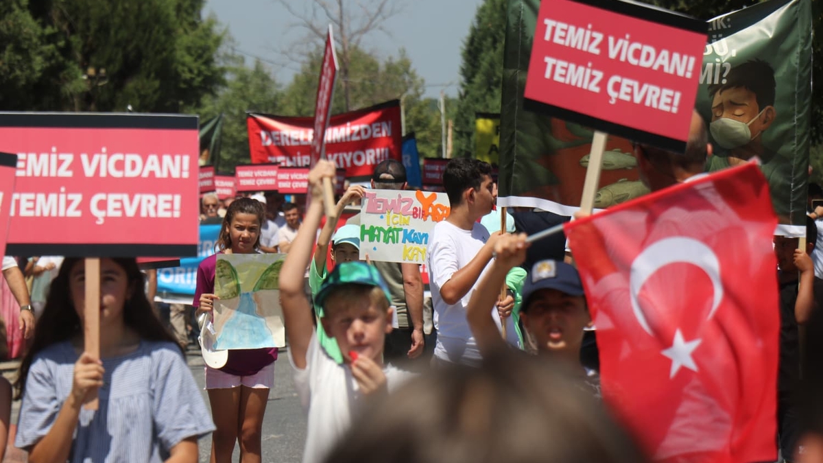 Fabrika atıklarına karşı Batakköy’de protesto