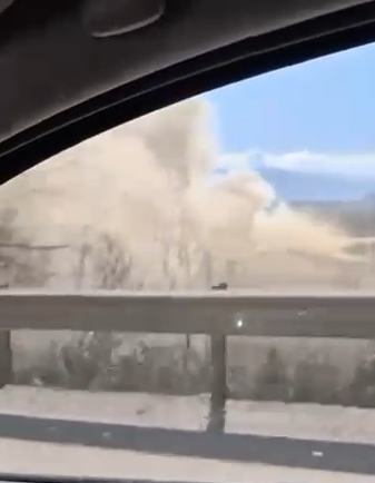 Fabrikada yangın; Yoğun duman D-100'ü sardı