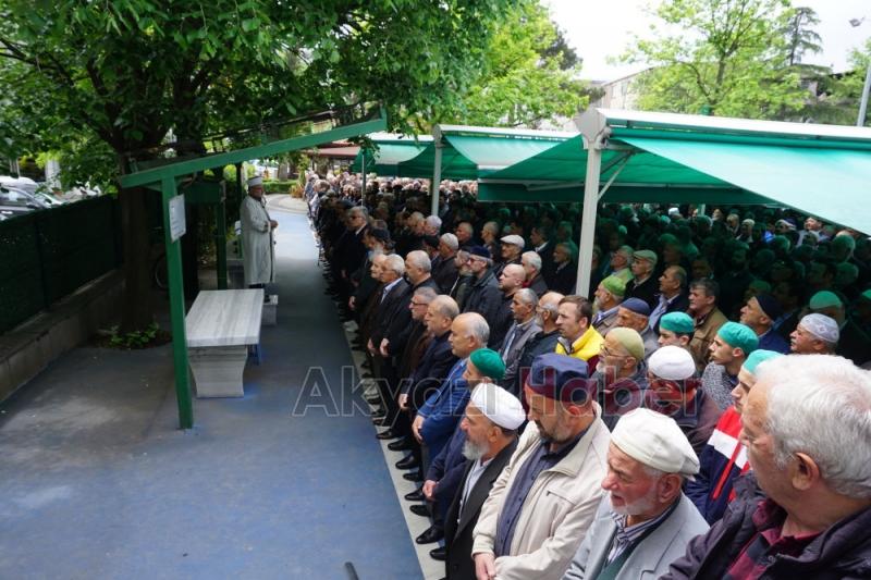 Fadime Hikmet Dualarla Defnedildi