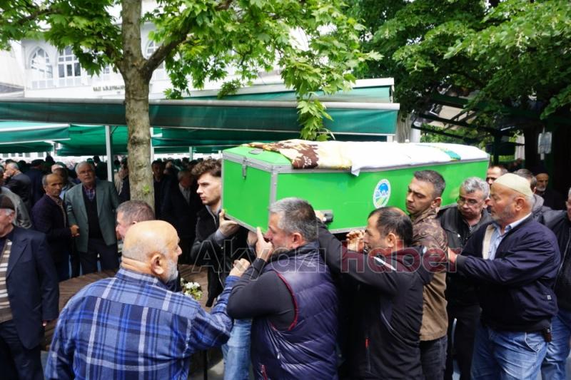 Fadime Hikmet Dualarla Defnedildi