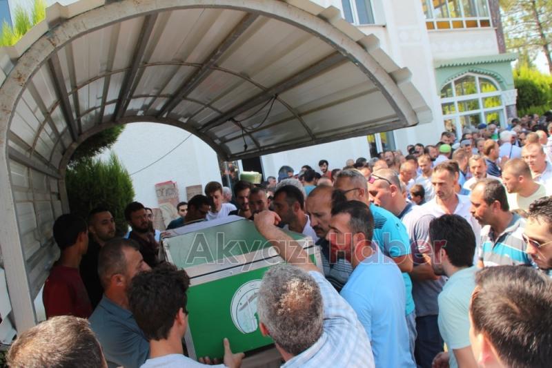 Fatih Akdin Dualarla Defnedildi