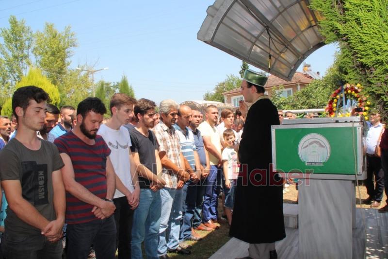 Fatih Akdin Dualarla Defnedildi