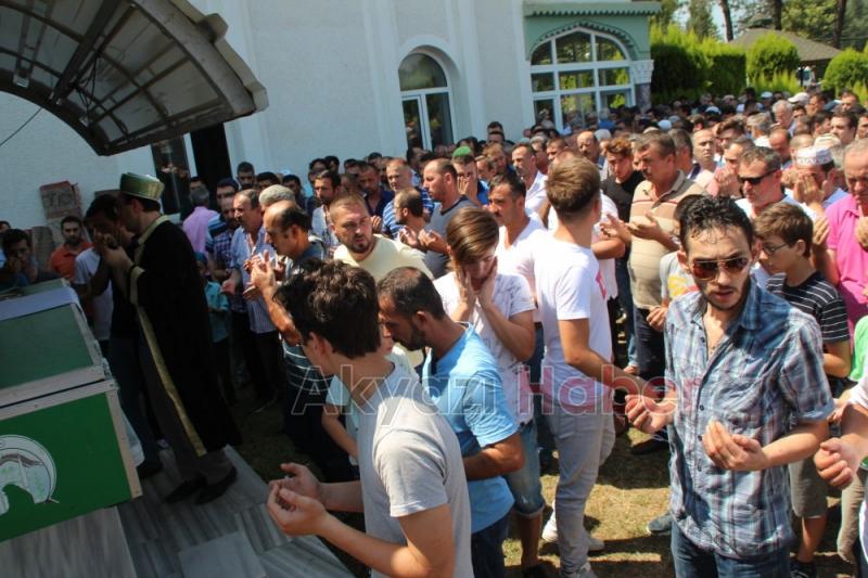 Fatih Akdin Dualarla Defnedildi