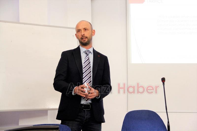 Fatih Boztepe SAÜ de Konferans Verdi