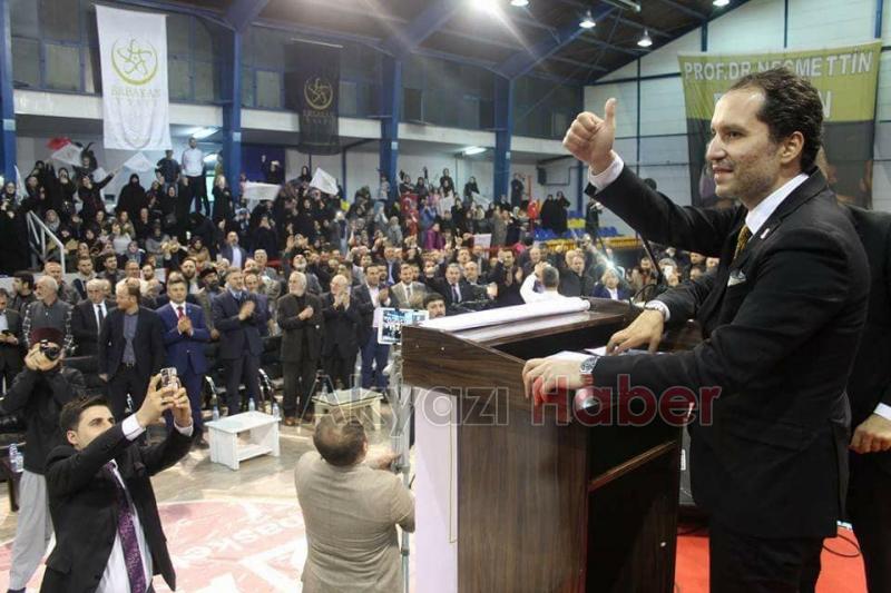 Fatih Erbakan Akyazı’da Sevenleriyle Buluştu