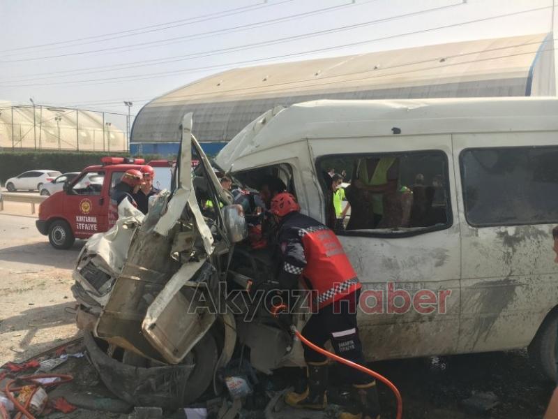 Feci kazada servis şoförü yaşama tutunamadı