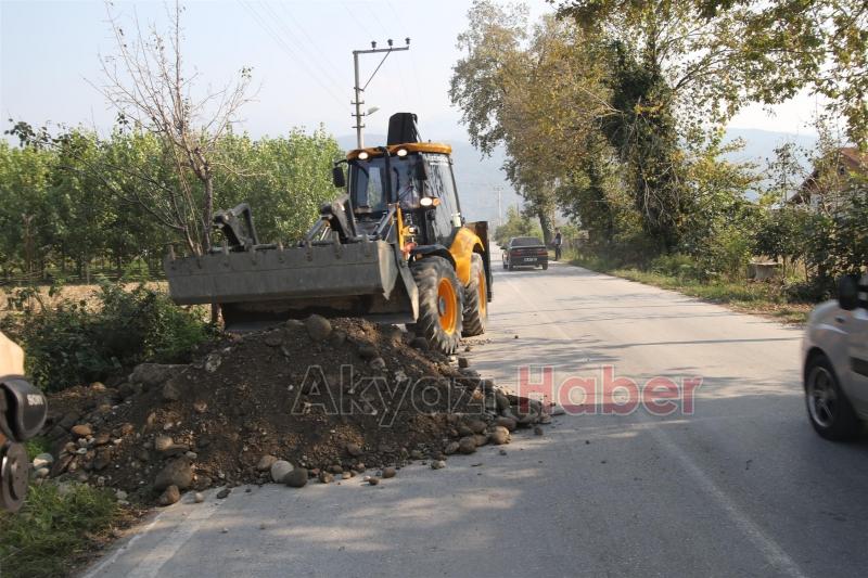 FEN İŞLERİ EKİPLERİ İLÇE GENELİNDE YOĞUN TEMPO ÇALIŞIYOR