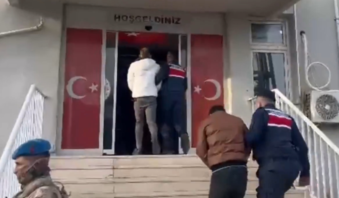 FETÖ operasyonu: 77 gözaltı