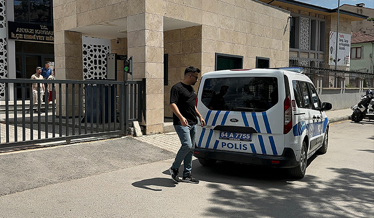 Teröre Geçit Yok: Akyazı Polisi FETÖ Firarisini Yakaladı