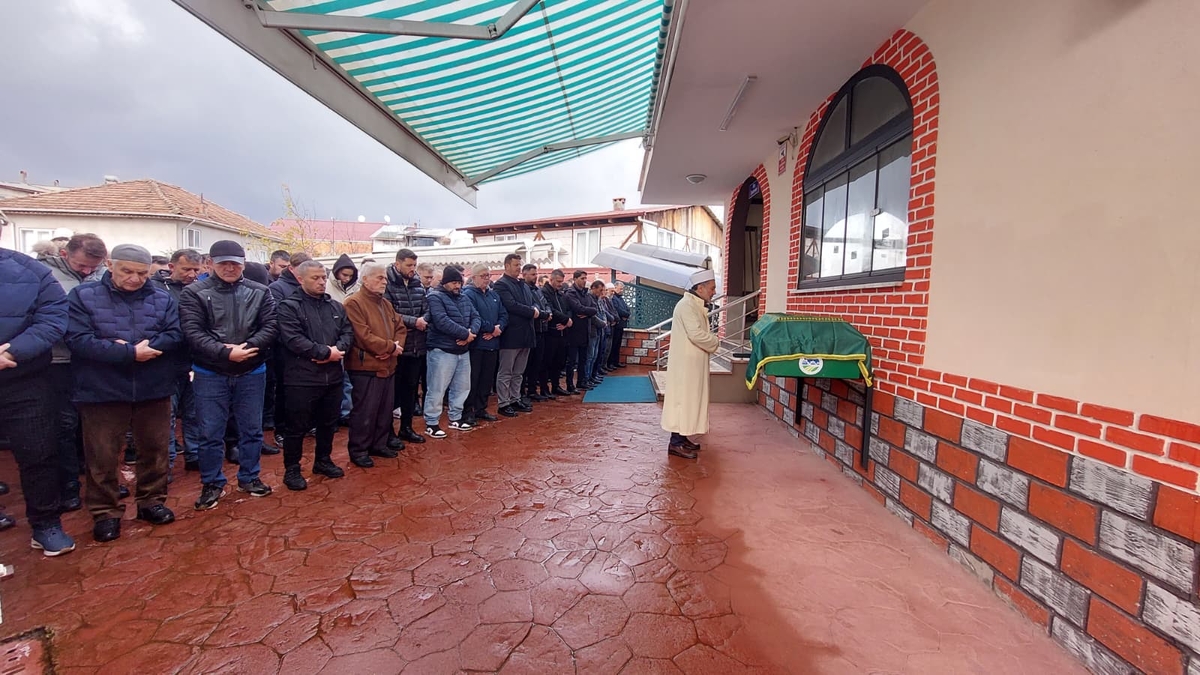 Fikret Kesikbaş Dualarla Ebediyete Uğurlandı. 