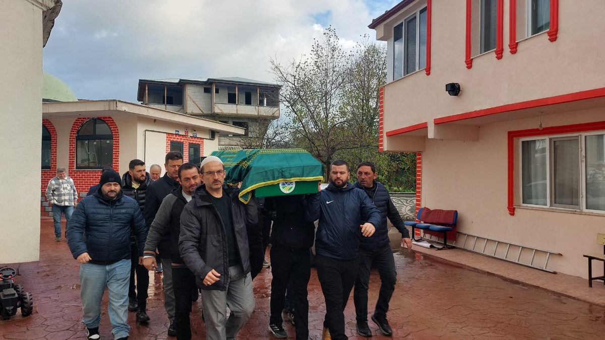 Fikret Kesikbaş Dualarla Ebediyete Uğurlandı. 