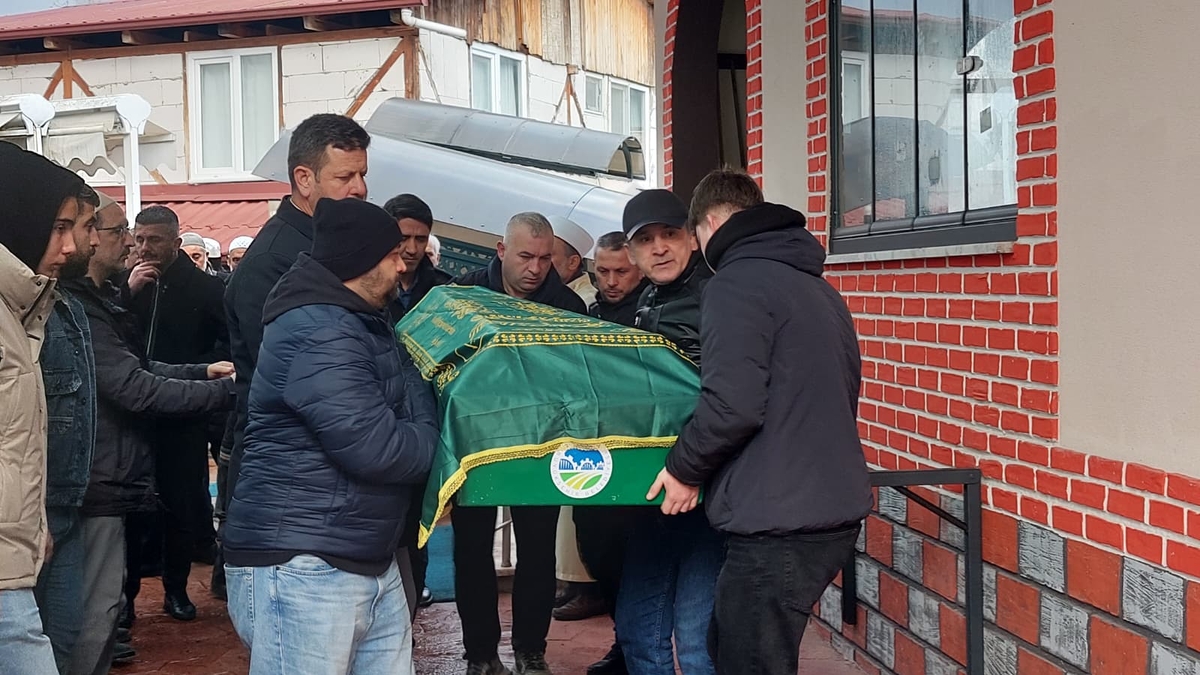 Fikret Kesikbaş Dualarla Ebediyete Uğurlandı. 