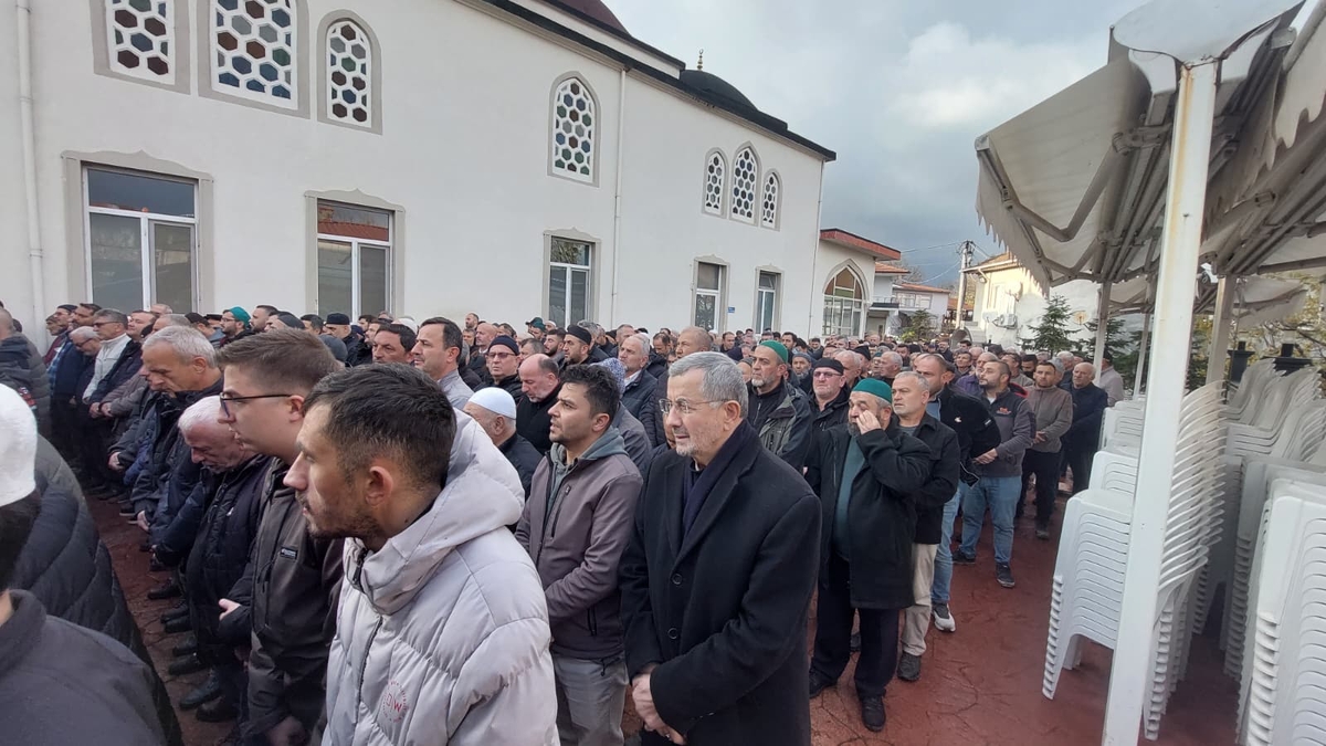 Fikret Kesikbaş Dualarla Ebediyete Uğurlandı. 