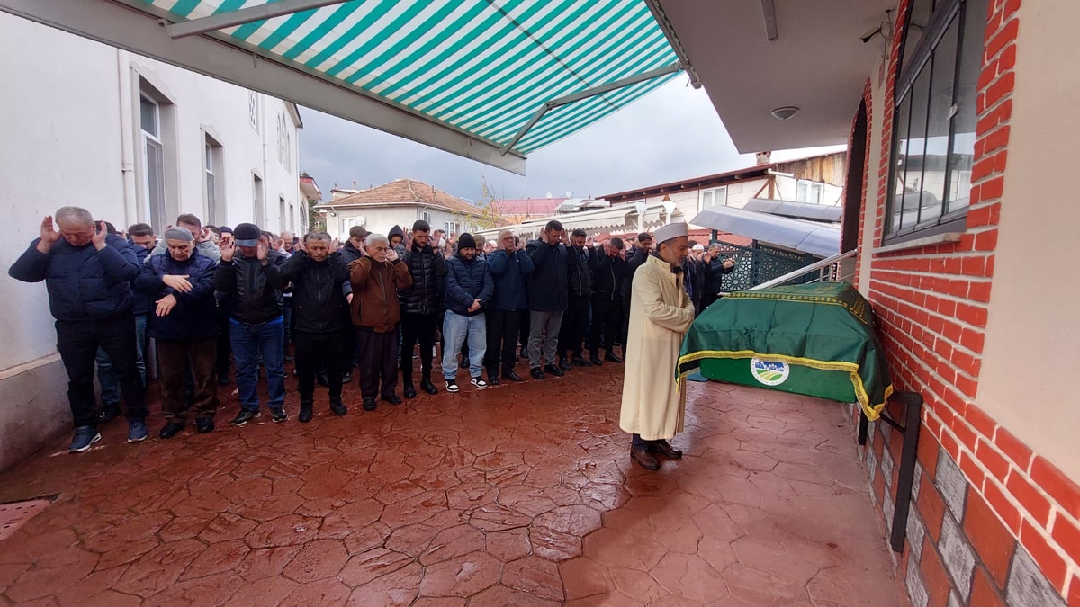 Fikret Kesikbaş Dualarla Ebediyete Uğurlandı. 