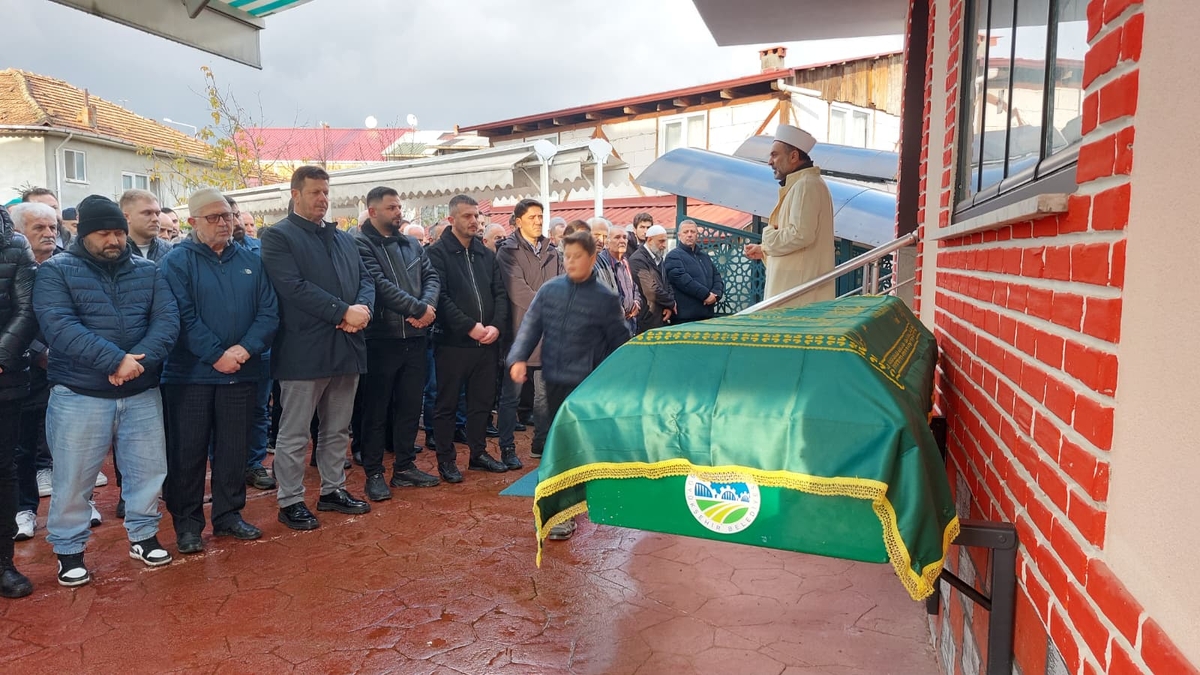 Fikret Kesikbaş Dualarla Ebediyete Uğurlandı. 