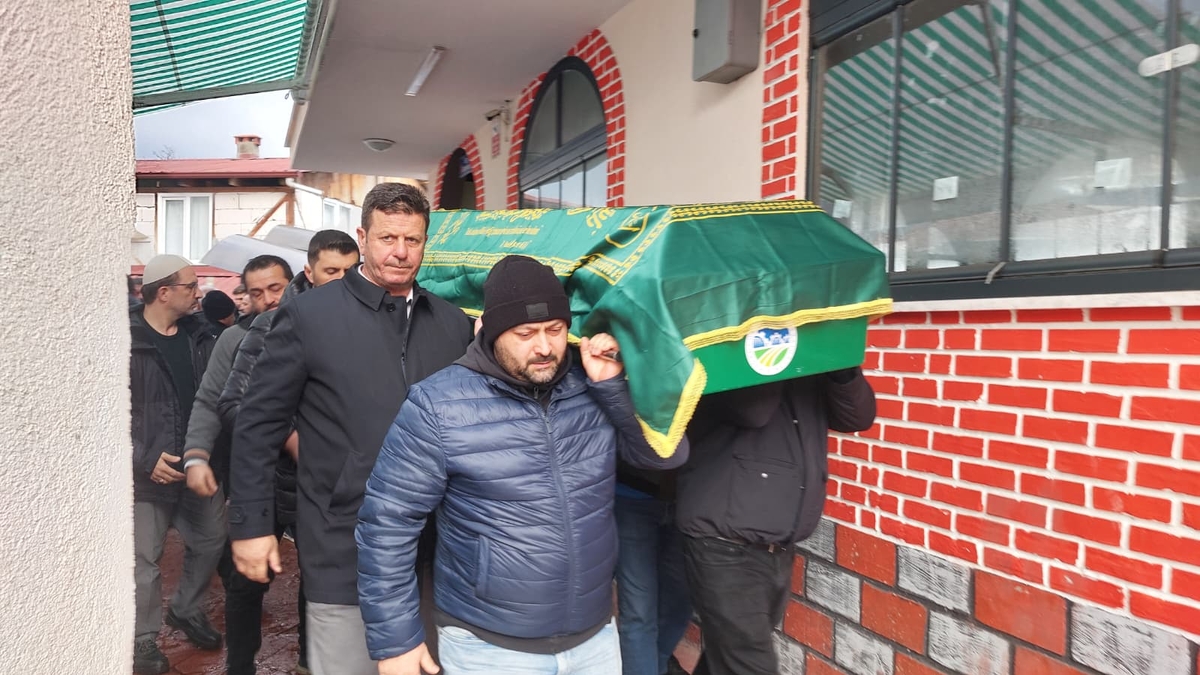 Fikret Kesikbaş Dualarla Ebediyete Uğurlandı. 