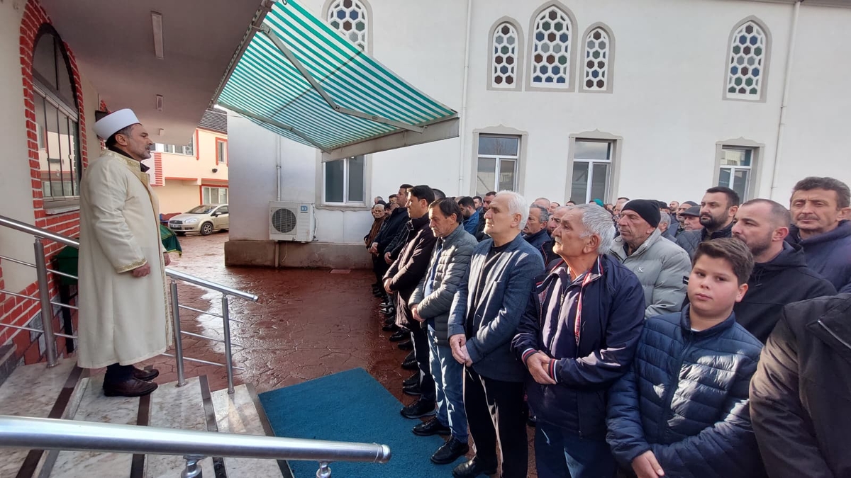 Fikret Kesikbaş Dualarla Ebediyete Uğurlandı. 