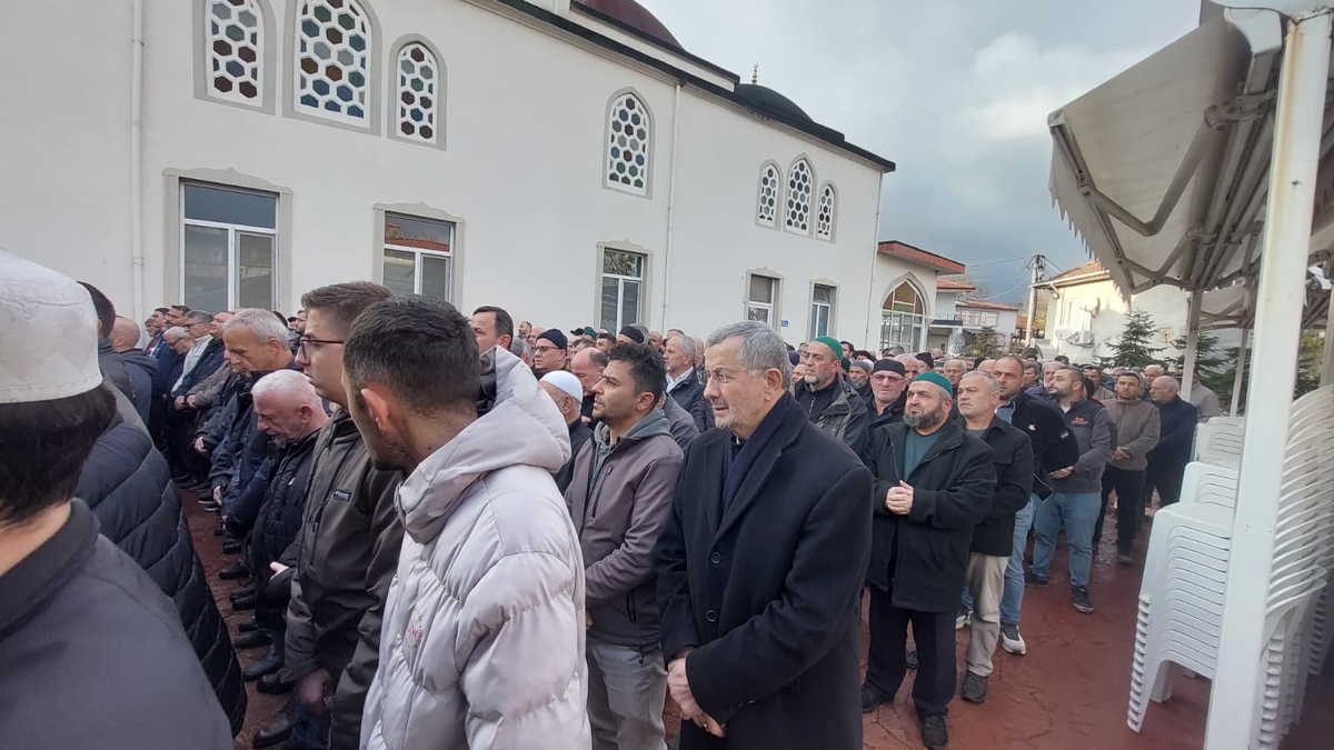 Fikret Kesikbaş Dualarla Ebediyete Uğurlandı. 