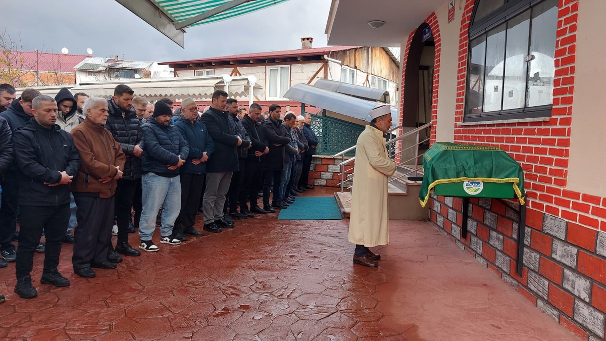 Fikret Kesikbaş Dualarla Ebediyete Uğurlandı. 