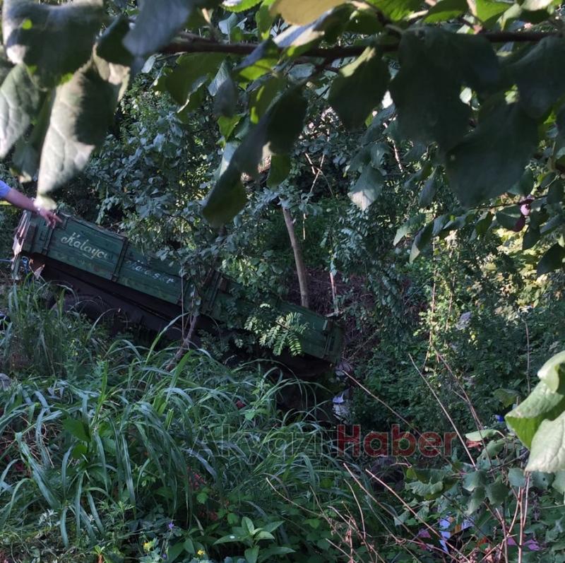 Fındık işçilerini taşıyan traktör kaza yaptı