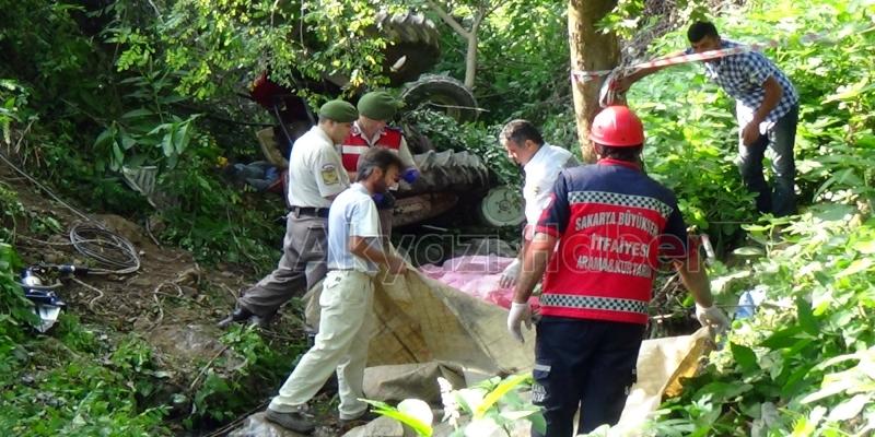 Fındık işçilerini taşıyan traktör kaza yaptı
