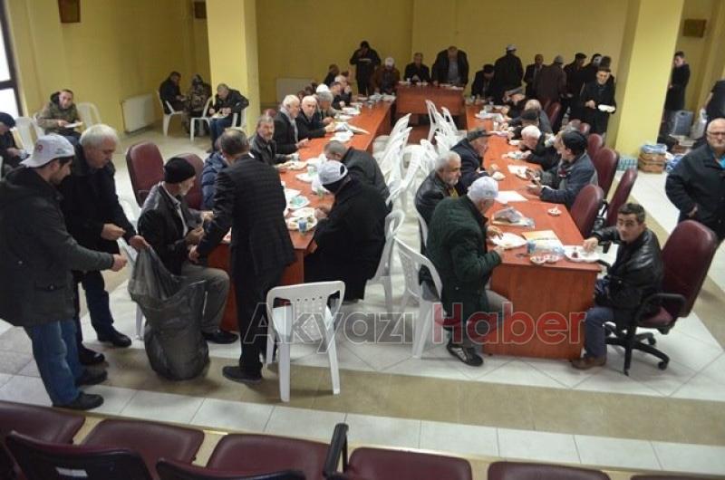 FINDIK KÜLLEME HASTALIĞI İLE İLGİLİ ÇİFTÇİLER BİLGİLENDİRİLDİ