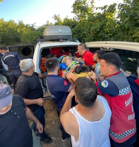 Fındıklıkta dere yatağına yuvarlandı, ekipler seferber oldu