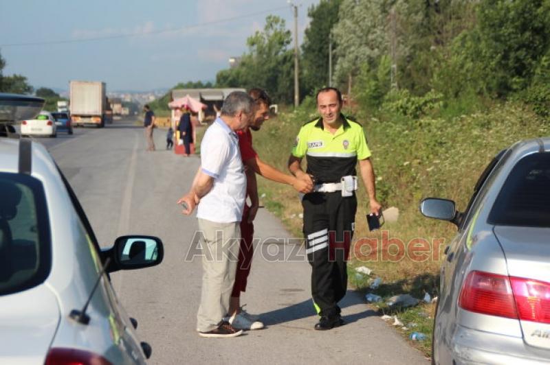 Freni Boşalan Otomobil Trafik Lambasına Çarparak Durdu