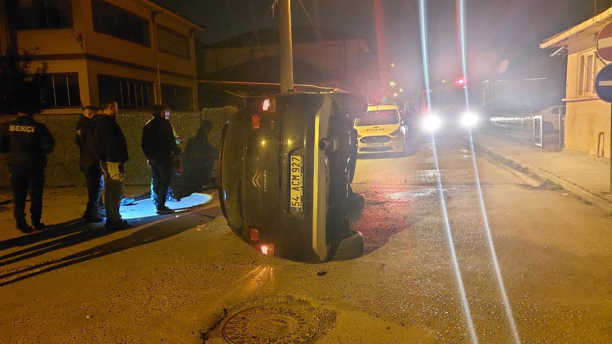 Gaz pedalı takılı kalan otomobil aileye dehşeti yaşattı