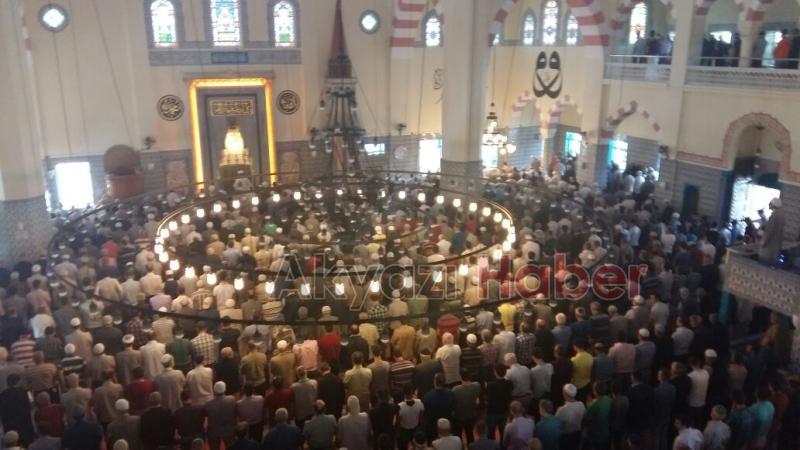 Gazi Süleymanpaşa Camiinde Ramazan Ayının İlk Cuması 