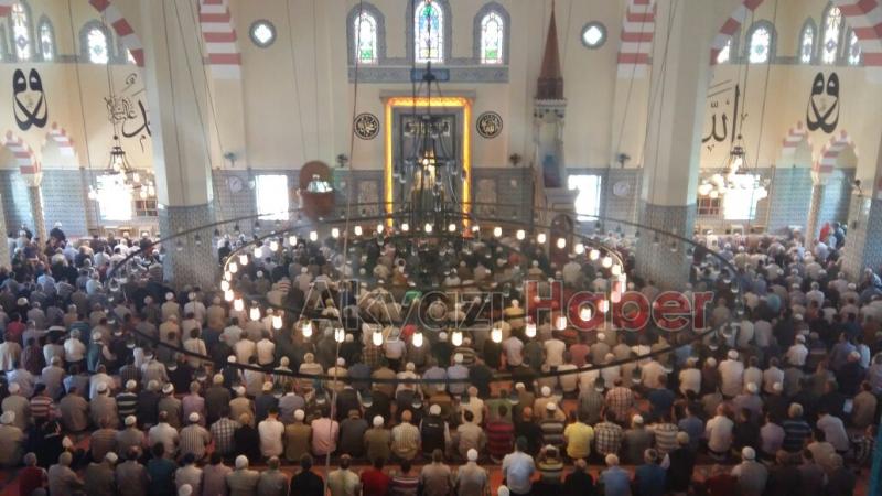 Gazi Süleymanpaşa Camiinde Ramazan Ayının İlk Cuması 