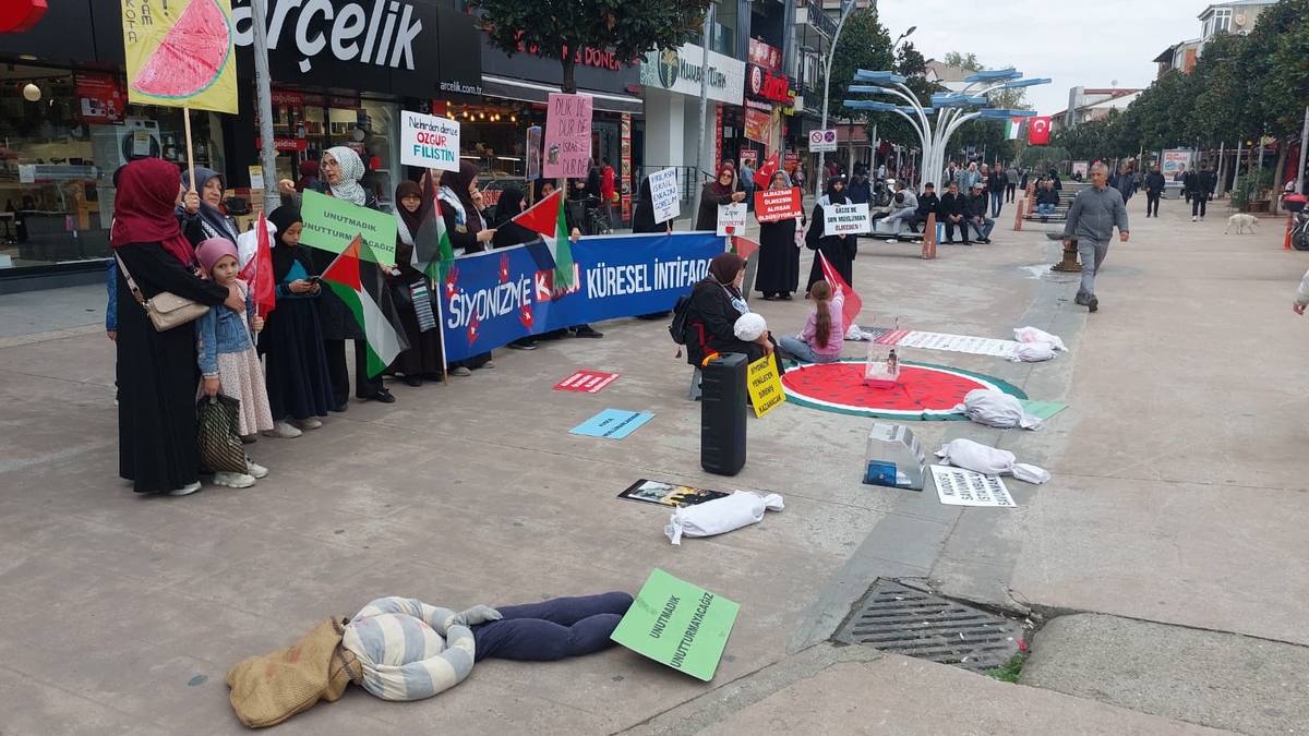 Gazze’yi unutmadılar sessiz nöbet devam ediyor