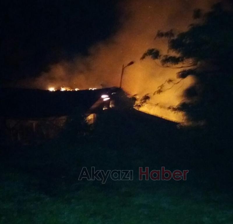  Gece Yarısı Çıkan Atölye Yangını Korkuttu