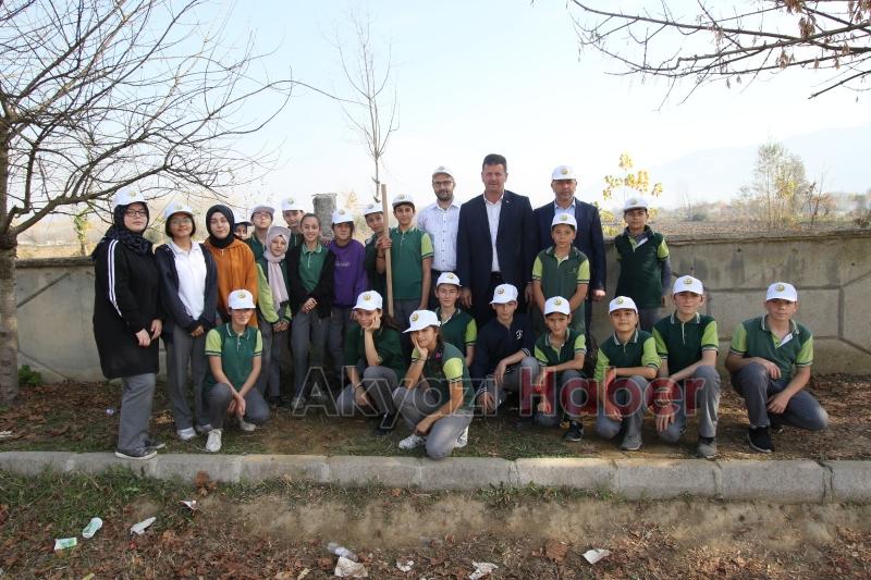 Geleceğe Nefes Projesinde Akyazı da Fidanlar Toprakla buluştu