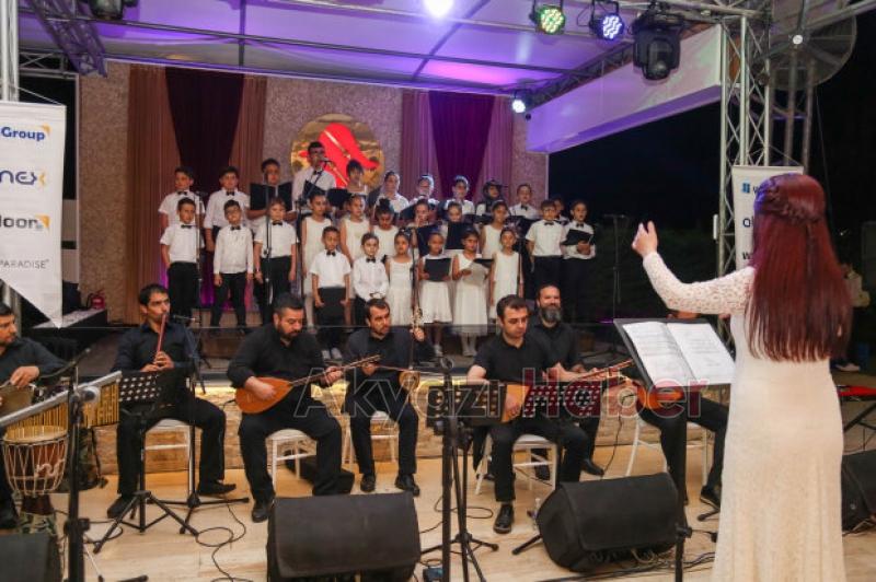 GELENEKSEL ALİMEX İFTARINDA ÇOCUK KOROSU GECEYE DAMGA VURDU 