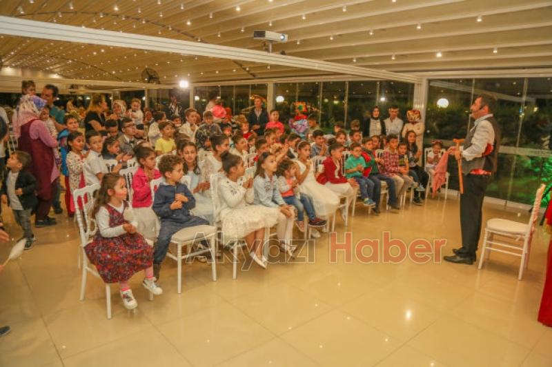 GELENEKSEL ALİMEX İFTARINDA ÇOCUK KOROSU GECEYE DAMGA VURDU 