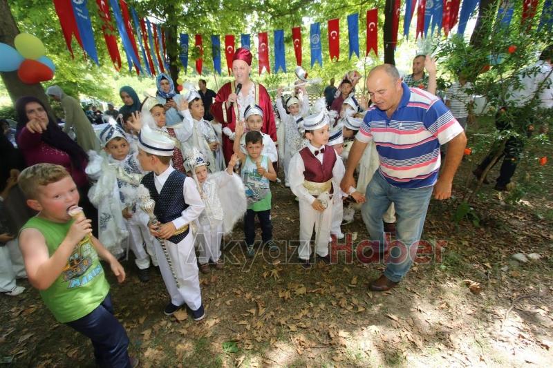GELENEKSEL SÜNNET ŞÖLENİ YAPILDI