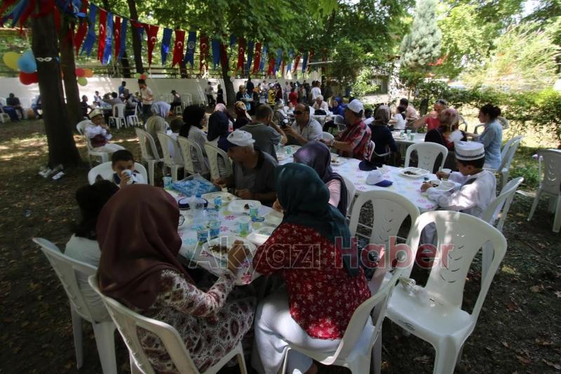 GELENEKSEL SÜNNET ŞÖLENİ YAPILDI