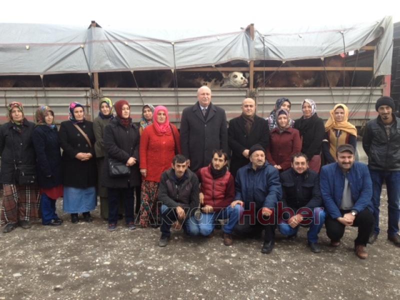 GENÇ ÇİFTÇİLERE HİBE HAYVAN DAĞITIMI YAPILDI 