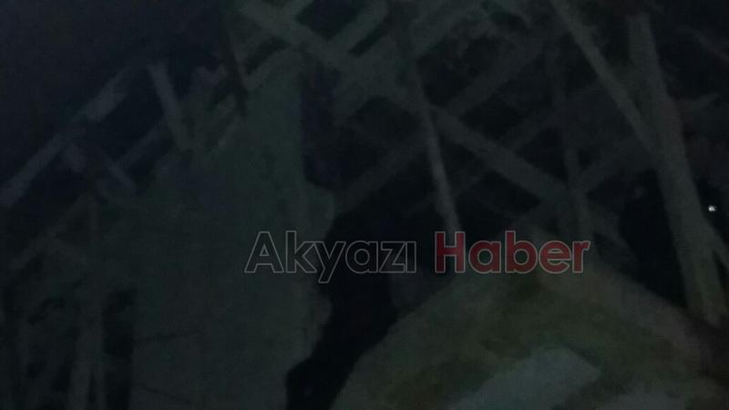 Genç Kız İntihar Etmek İçin İnşaata Çıktı