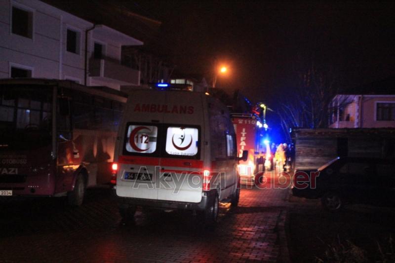 Genç Kız İntihar Etmek İçin İnşaata Çıktı