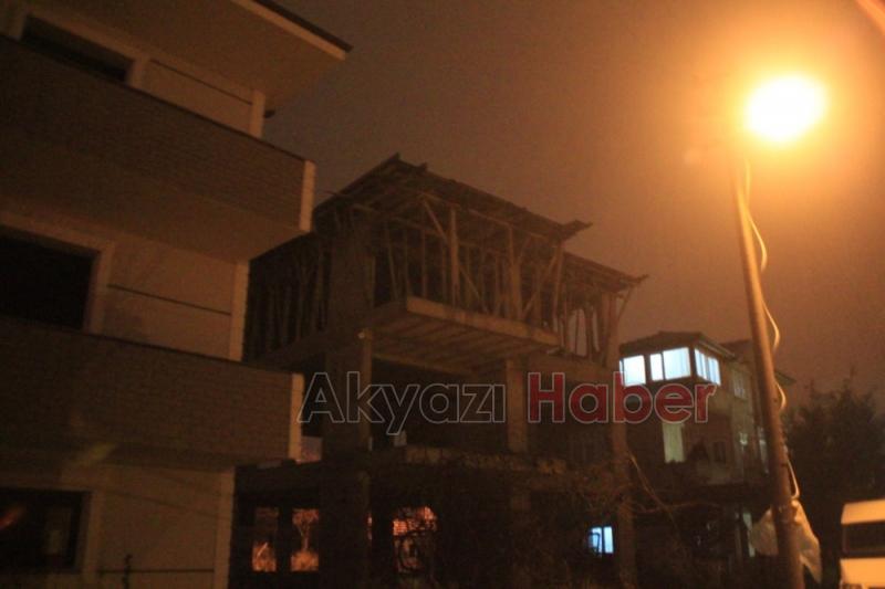 Genç Kız İntihar Etmek İçin İnşaata Çıktı