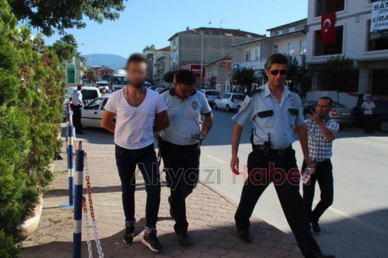 Genç Kızı Kaçırmak İstedi Polisler Kıskıvrak Yakaladı