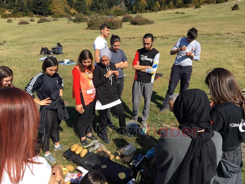 Gençler Doğa Yürüyüşü Yaptı