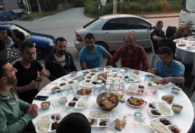  Gençler İftar Yemeğinde Buluştu
