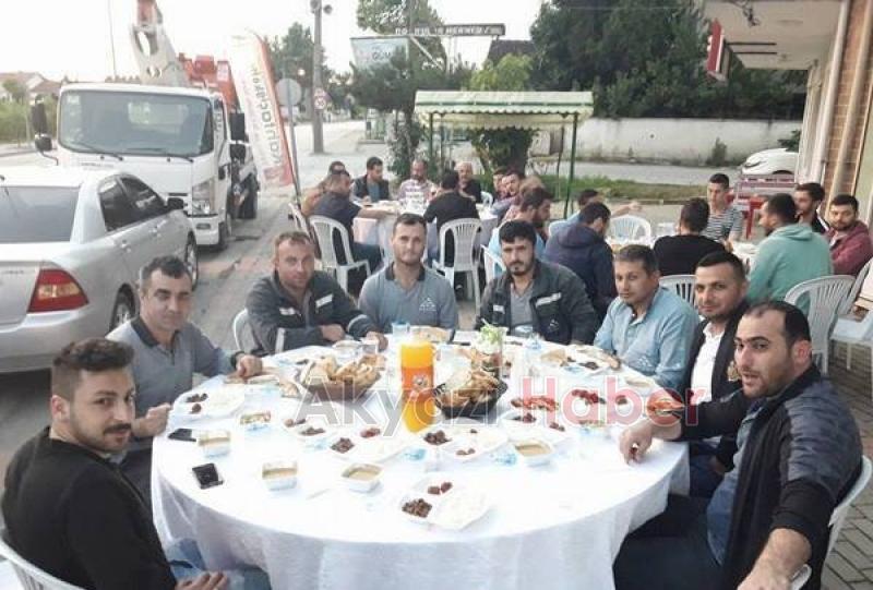  Gençler İftar Yemeğinde Buluştu