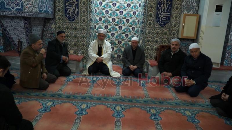 GENÇLER NAMAZ PROGRAMINDA BULUŞTU